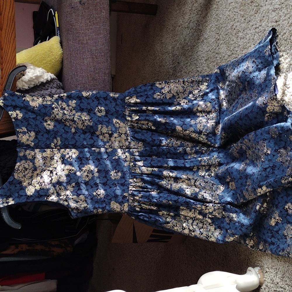 Dress - Picture 3 of 3